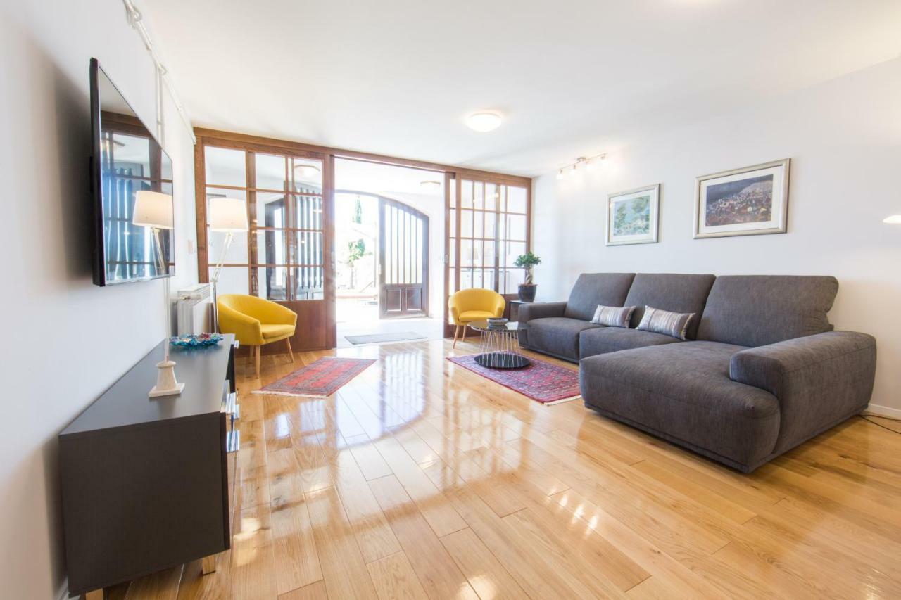 Melody M Apartment With Private Pool Split Eksteriør bilde