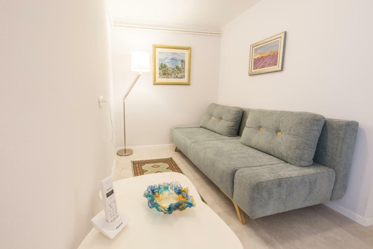 Melody M Apartment With Private Pool Split Eksteriør bilde